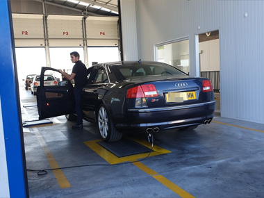 Audi S8 undergoes emissions testing as part of Spanish import test Audi S8 emissions test